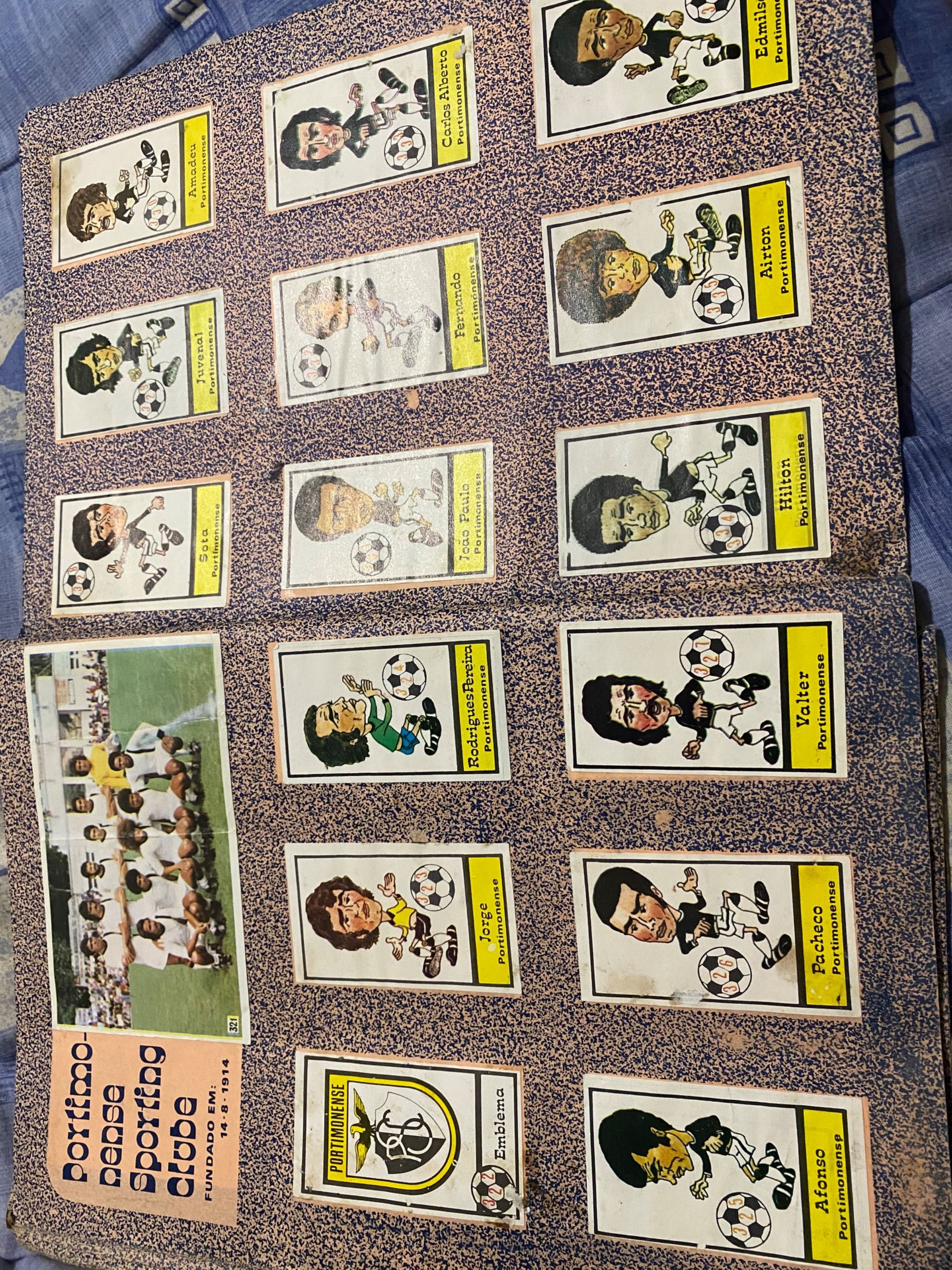 Caderneta de cromos 76/77