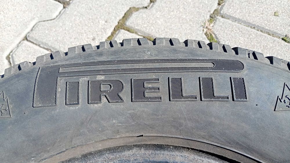 4x 175/80R14 175R14 Pirelli Winter 160 Studdable Plus Zima Używane FV