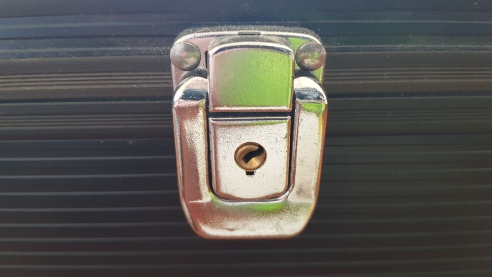 Caixa de arrumação para CD's/DVD's