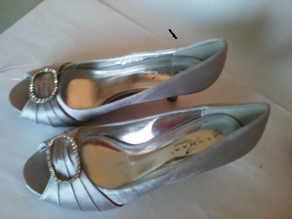 buty szpilki niskie- satyna- bal, wesele, Sylwester
