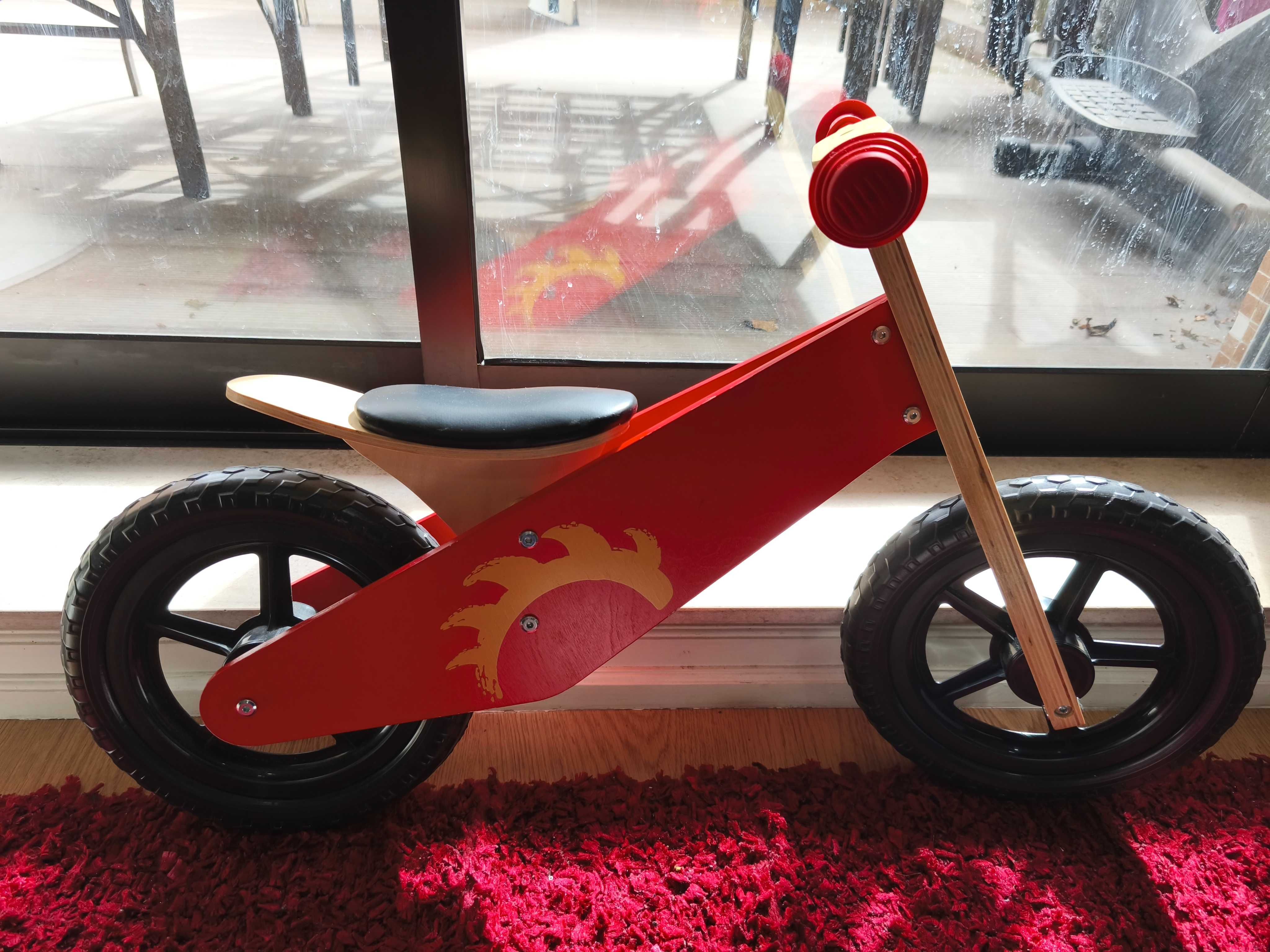 Bicicleta de Equilíbrio de Madeira Classic World – Usada em Bom Estado