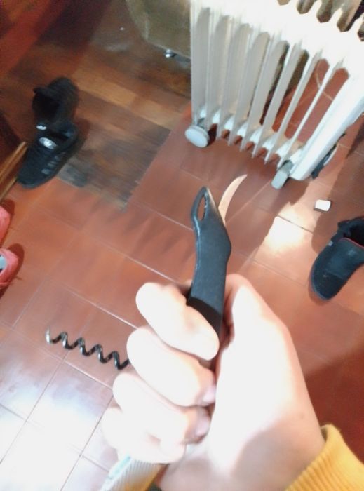 Saca rolhas preto e cinza com pequena lâmina novo por 2€