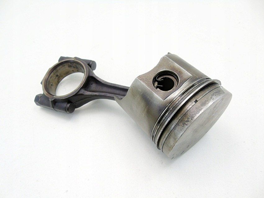 Tłok Korbowód 4379978 Fiat 126P 650 Maluch Fsm 126A1.076