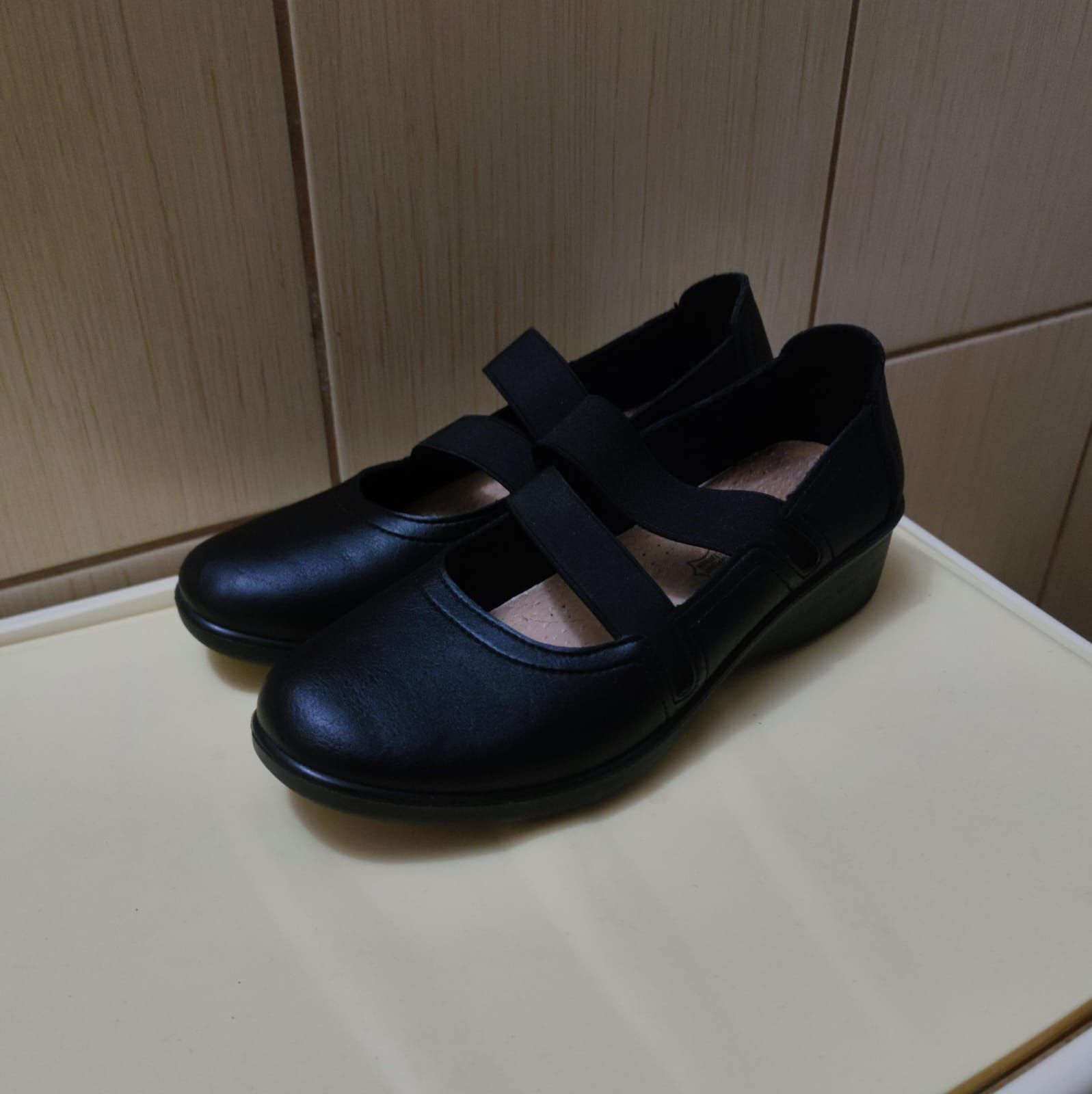 buty damskie 37 czółenka półbuty zapinane na rzepy mokasyny obuwie cza