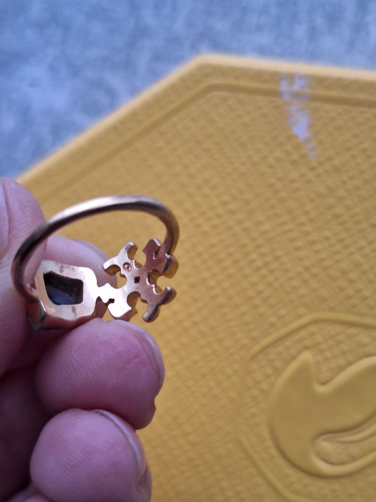 Piercionek Tory Burch rozm 17