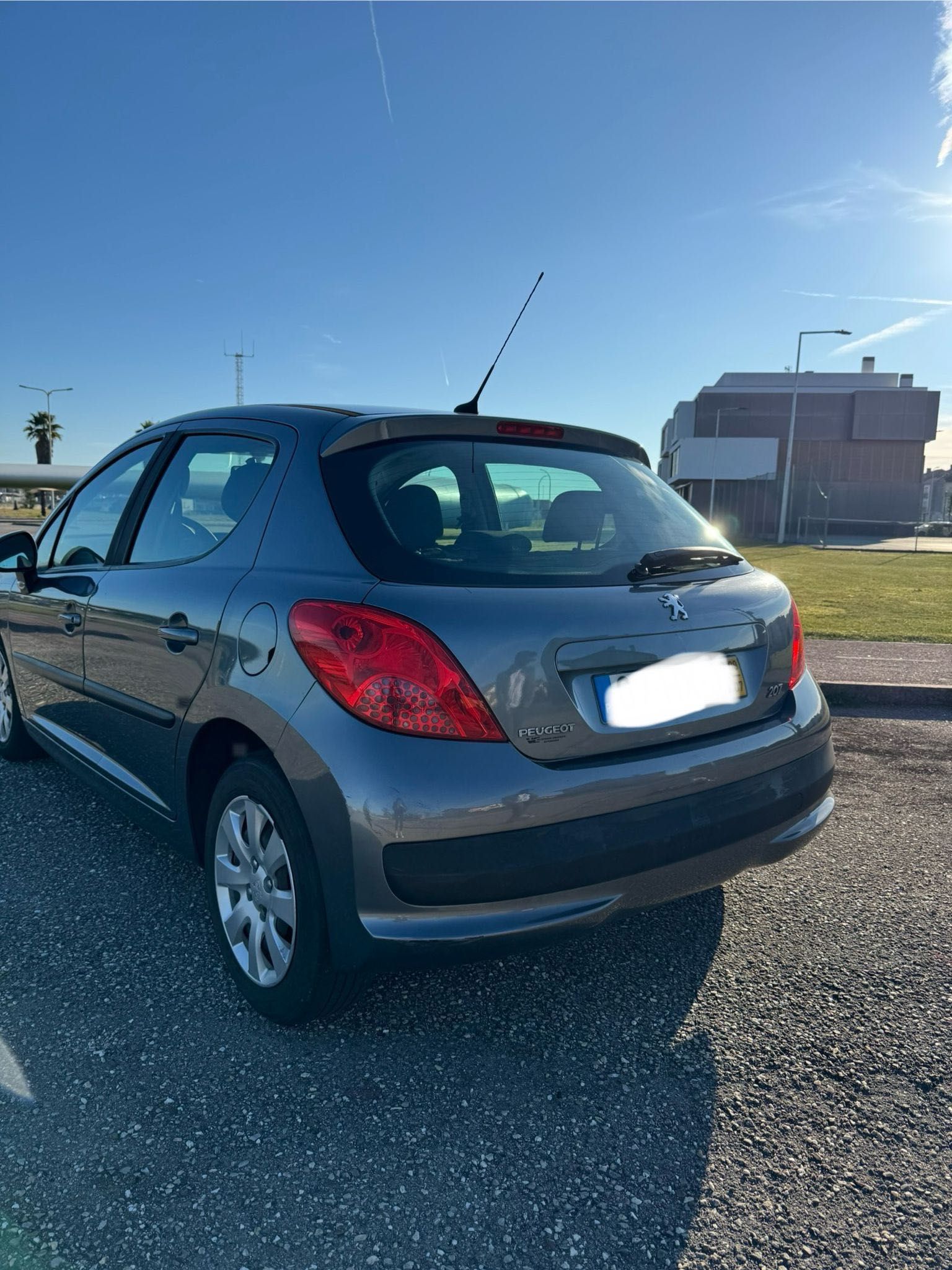 Peugeot 207 cinza