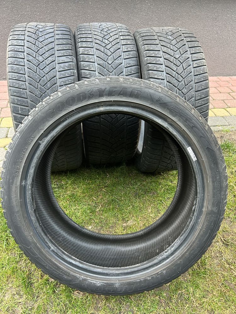 Opony zimowe Good Year Ultragrip 235/45/18 5-6mm 17r