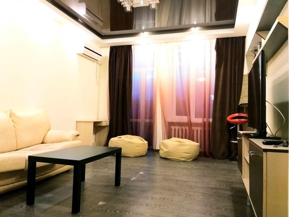 Посуточно, Просторная  квартира центр, Мост-Сити, паркоместо, Smart TV