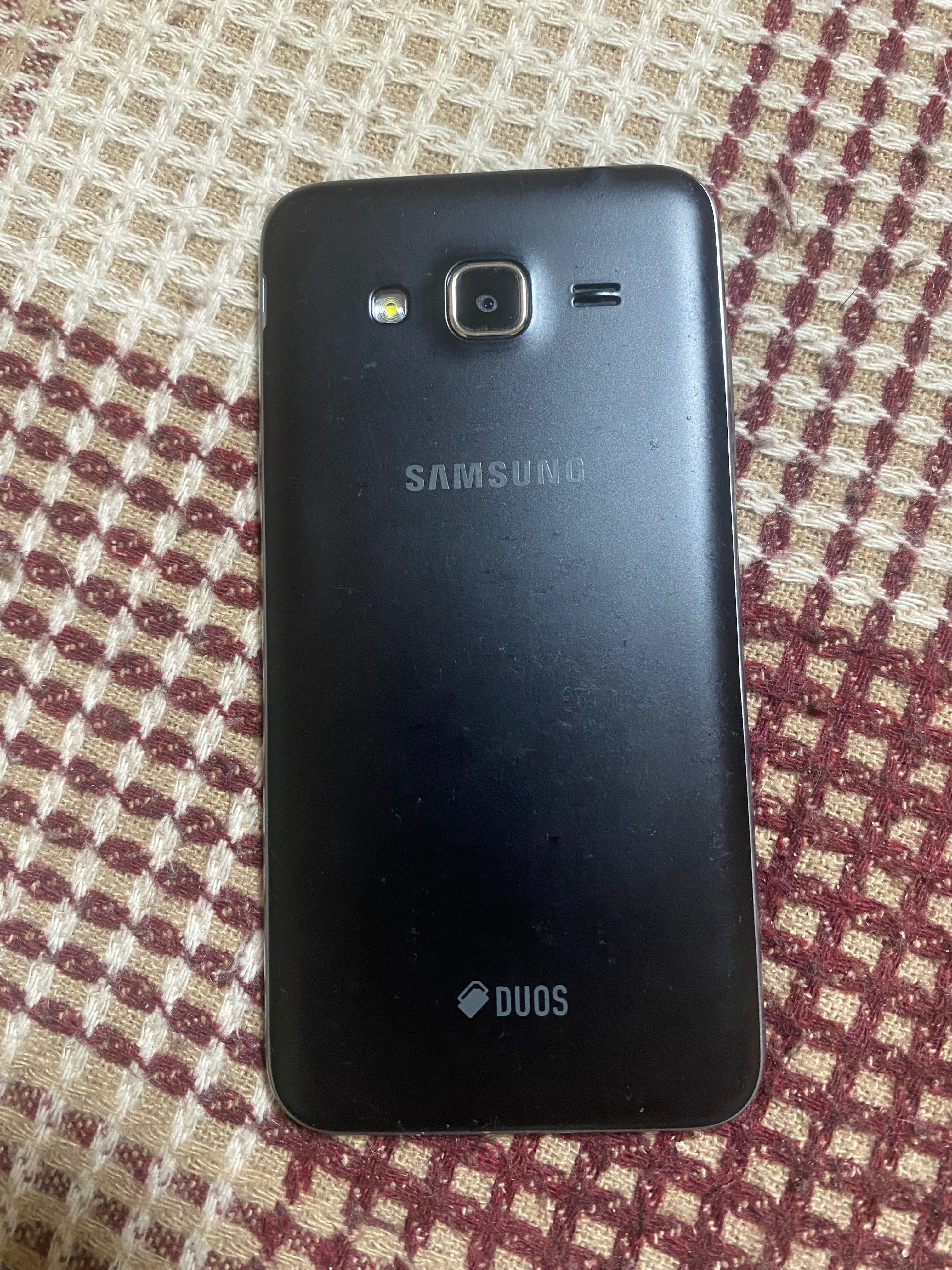 Телефон Samsung Galaxy g3