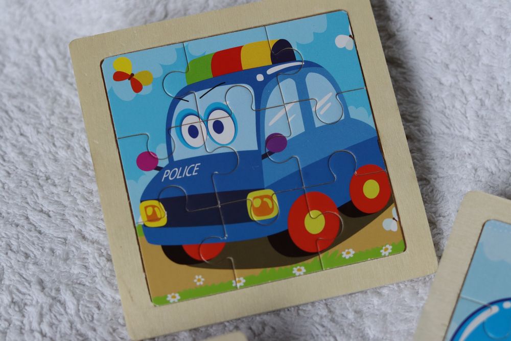 Пазл дерев'яний з 9 елементів.