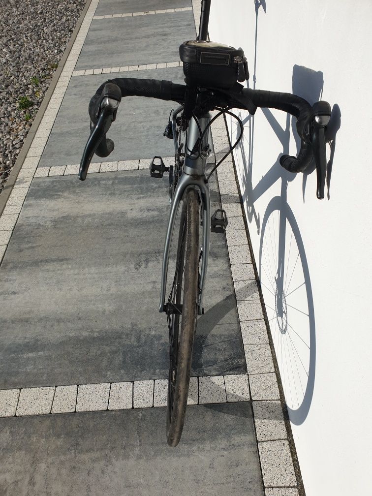 Rower szosowy Vitus Zenium full carbon.
