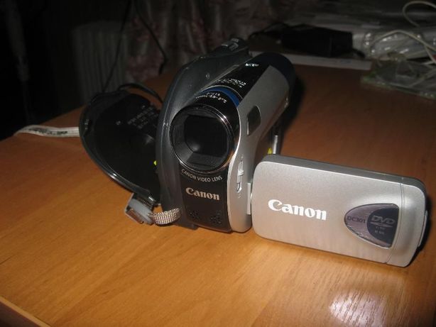 Видеокамера Canon DC 301