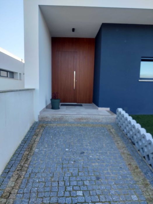 Vendo Moradia Térrea ,Arquitetura Moderna