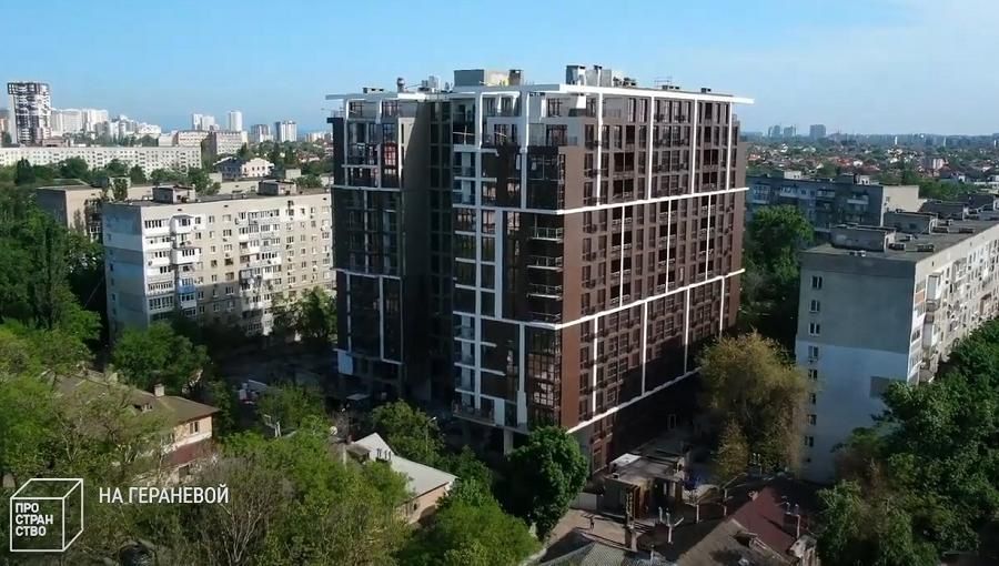 Квартира с террасой, Пространство на Гераневой/ Фонтан, без ремонта