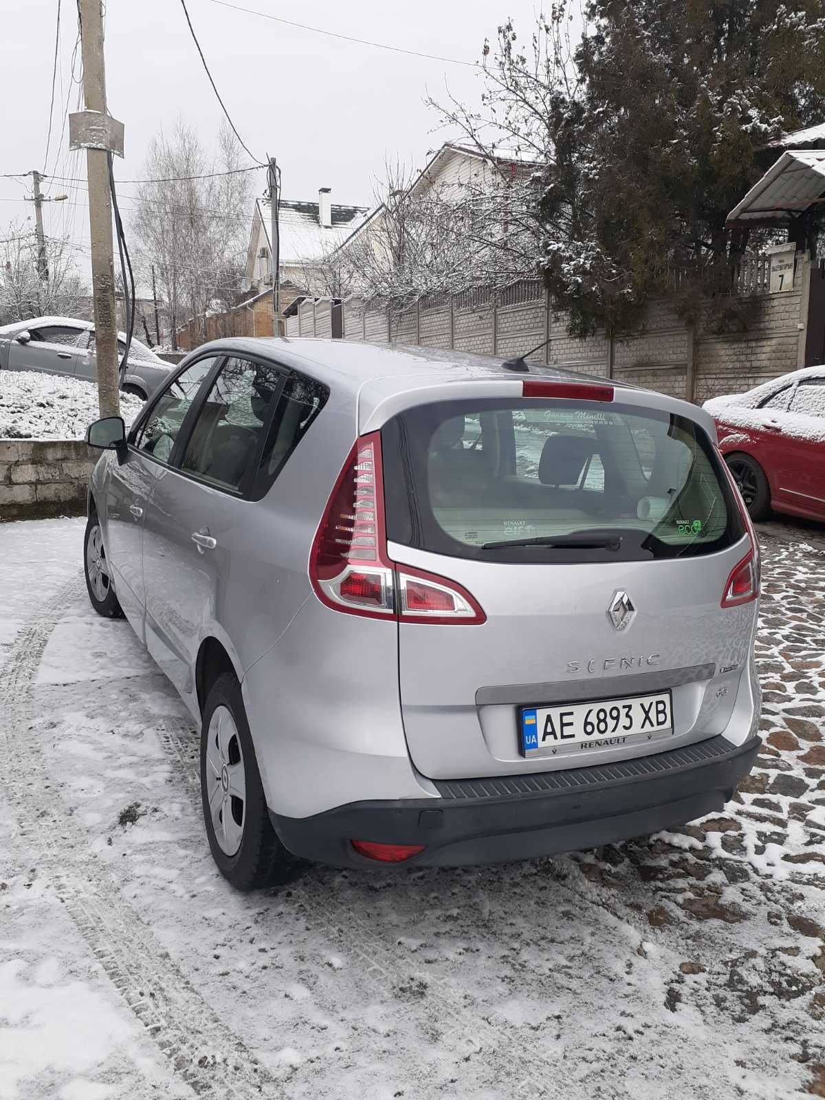 Renault Scenic 2011 год