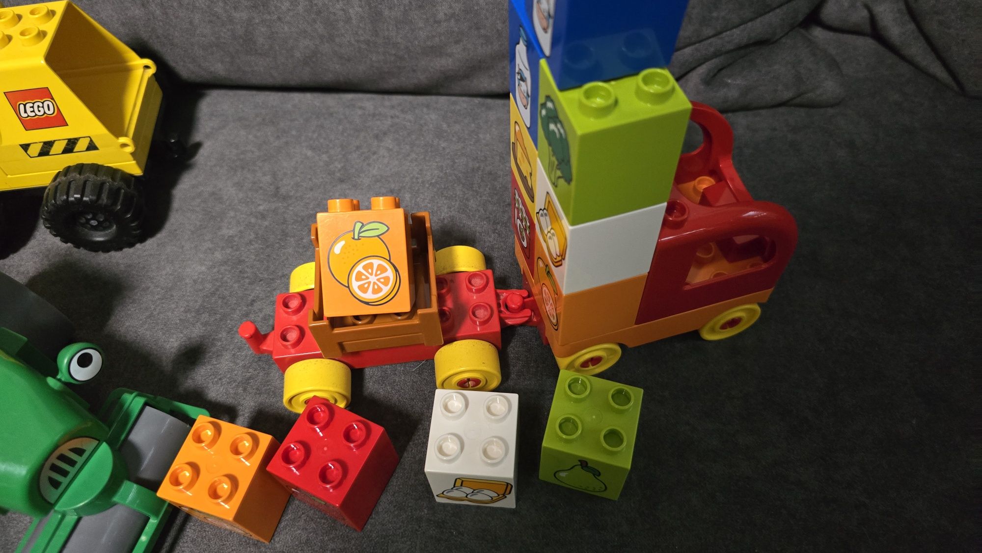 Lego Duplo pojazdy tir pojazdy budowlany traktor