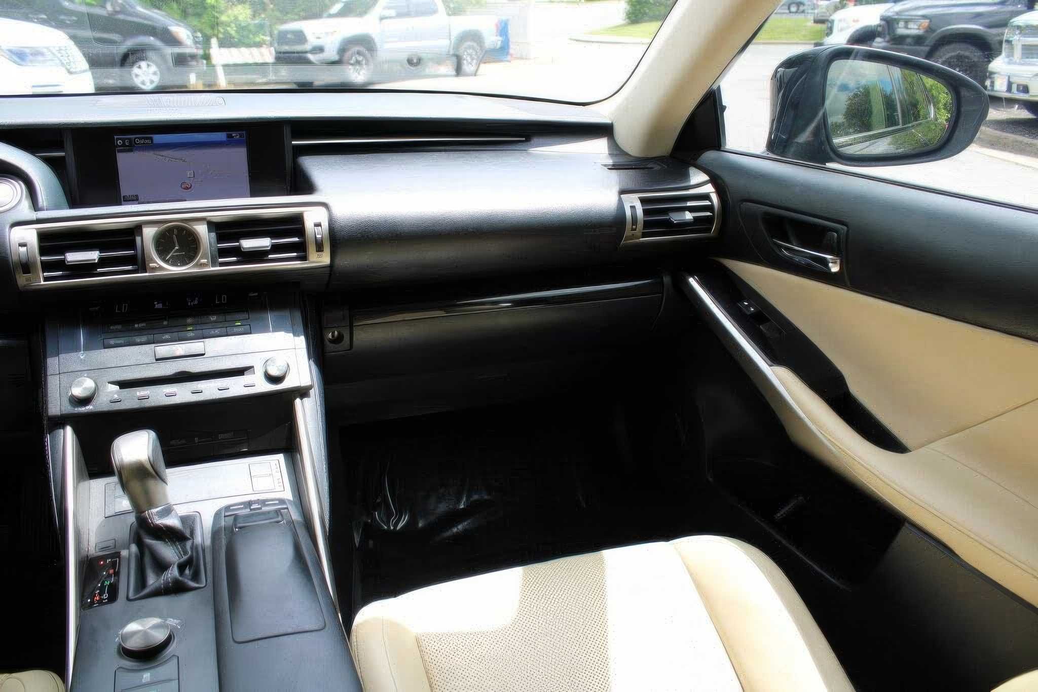 2015 Lexus IS 350 Sedan