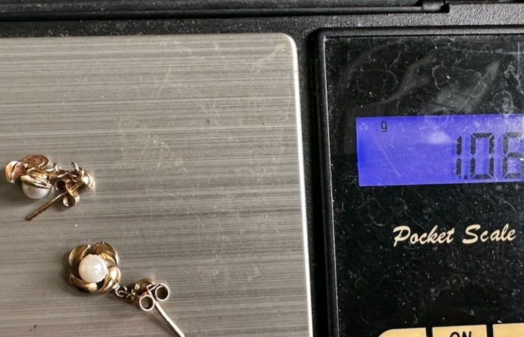 złote 375 kolczyki z perełkami.