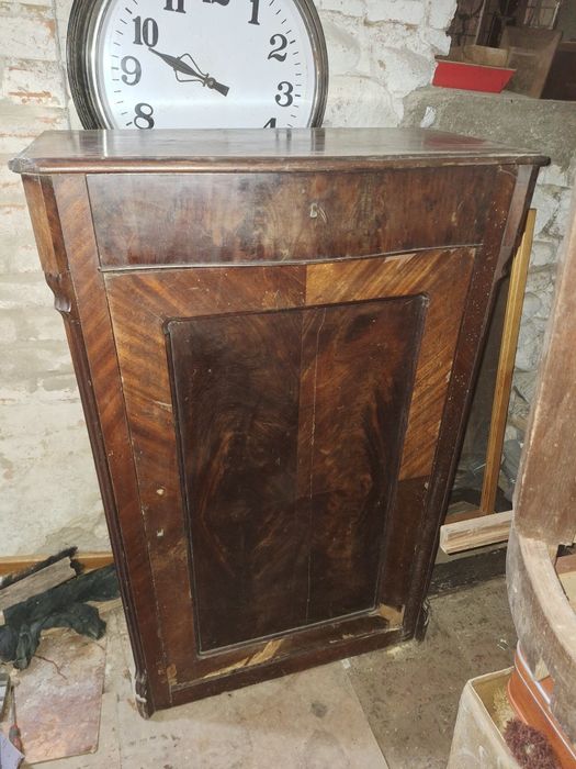 Stara bieliźniarka ludwikowska