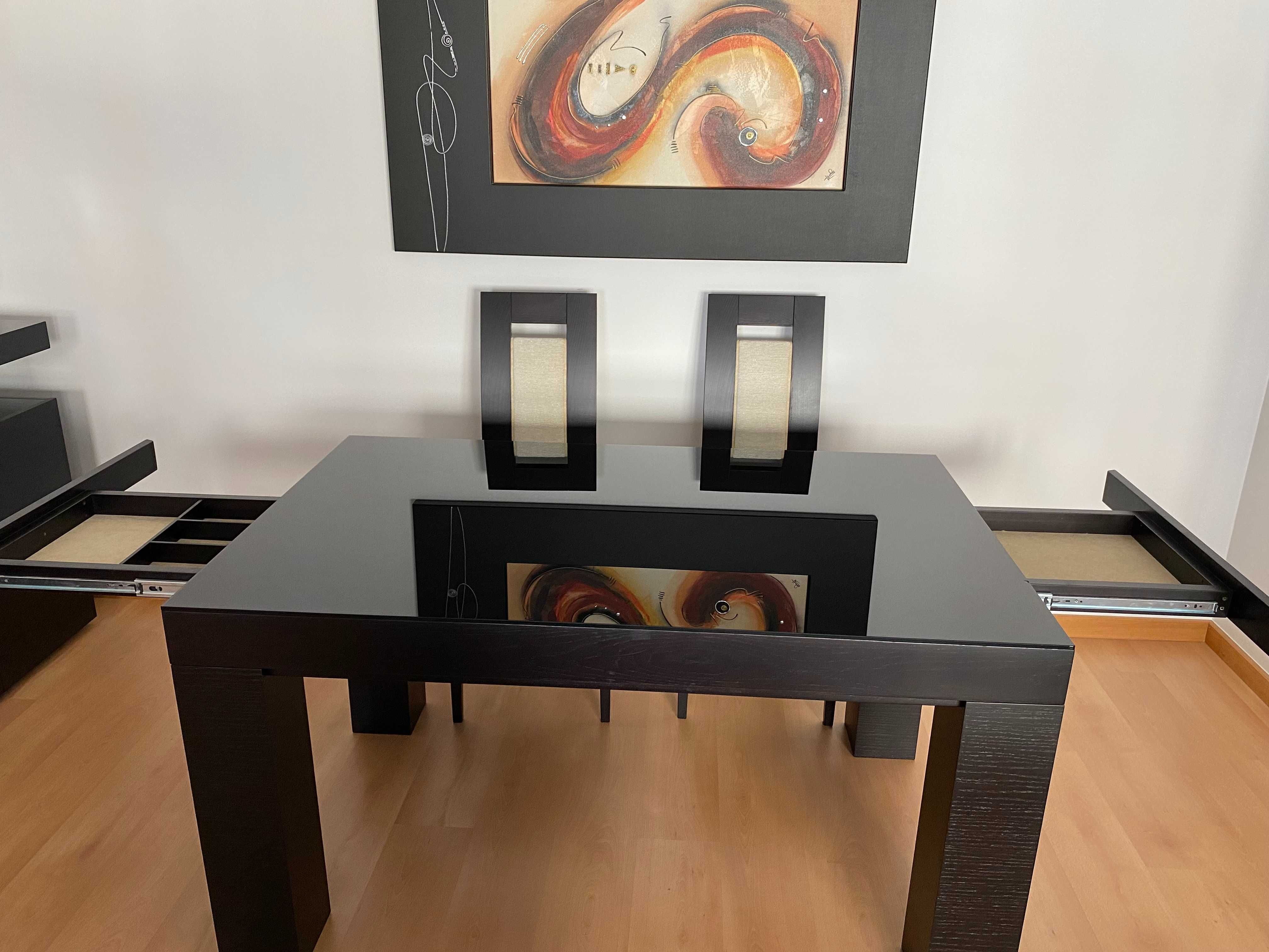 Mesa de Jantar com 4 cadeiras extensível - Como NOVA