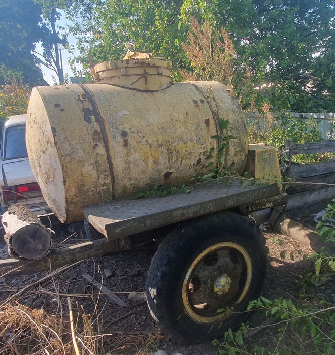 Продам бочку з під квасу.
Об'єм 980 л ,алюміПродам бочку з під квасу