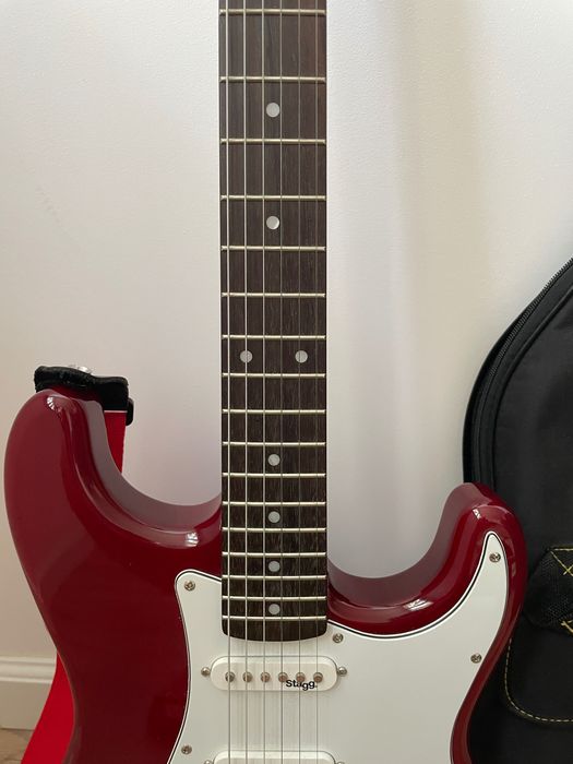 Gitara elektryczna Stratocaster Stagg czerwona