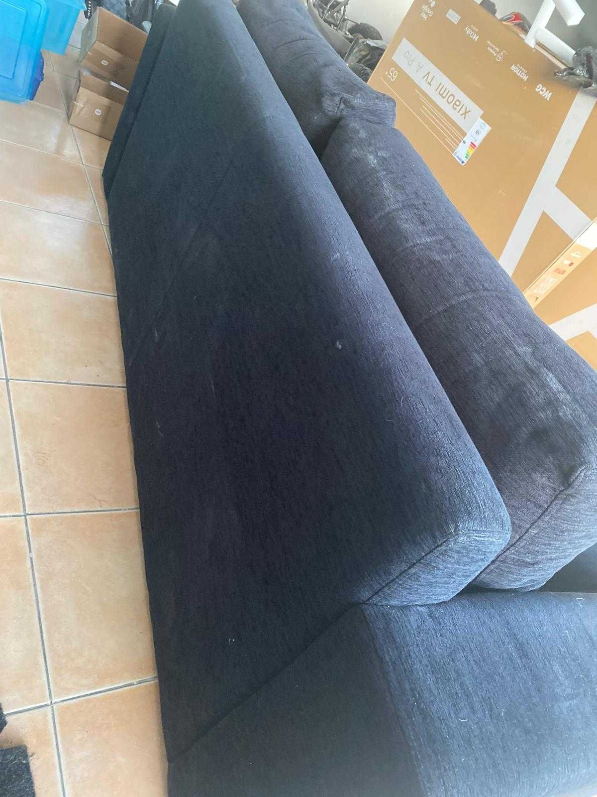Sofá de dois lugares