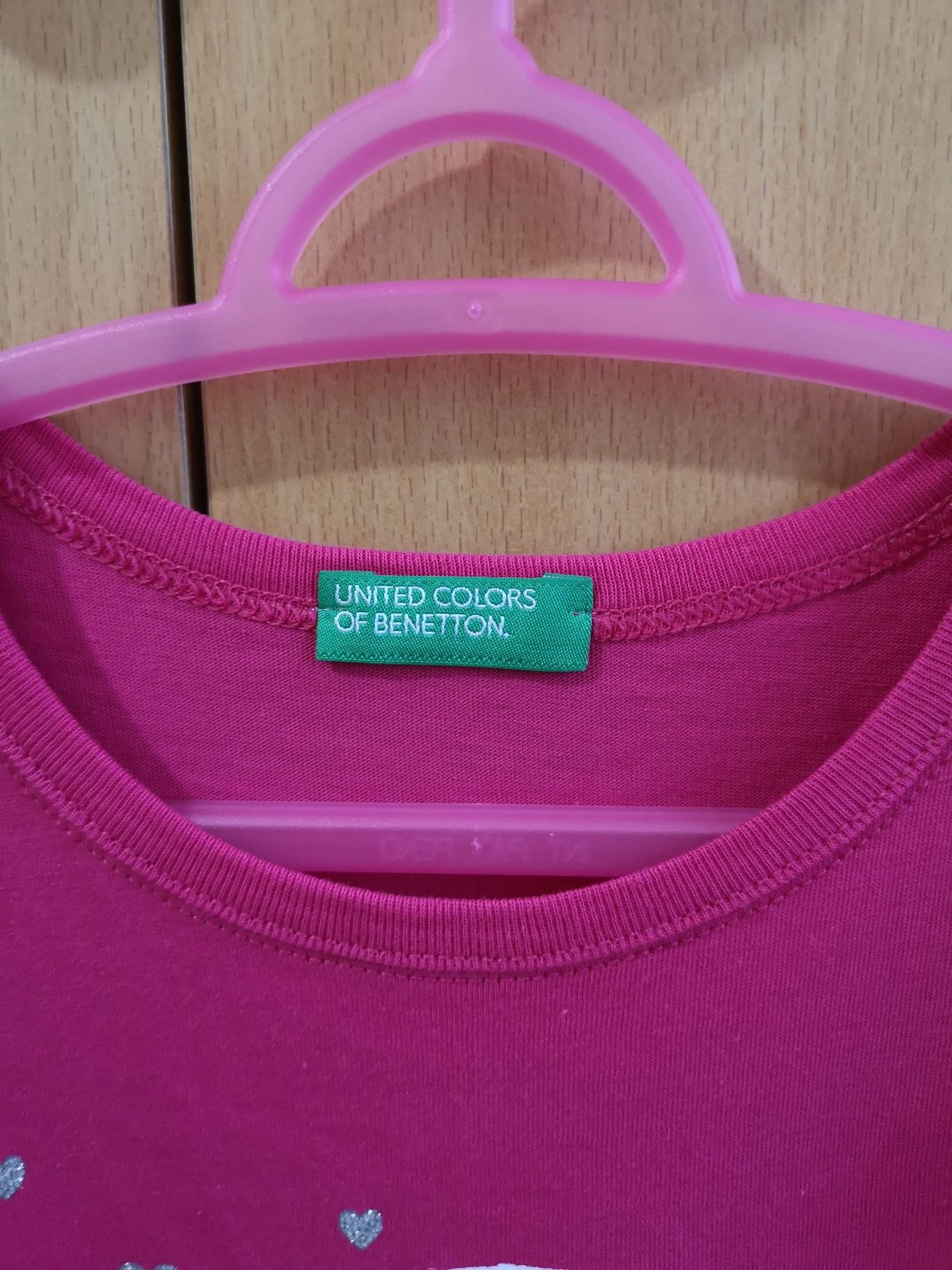 Portes Incluídos T-Shirt Nova de Menina da Benetton Tamanho 8 Anos