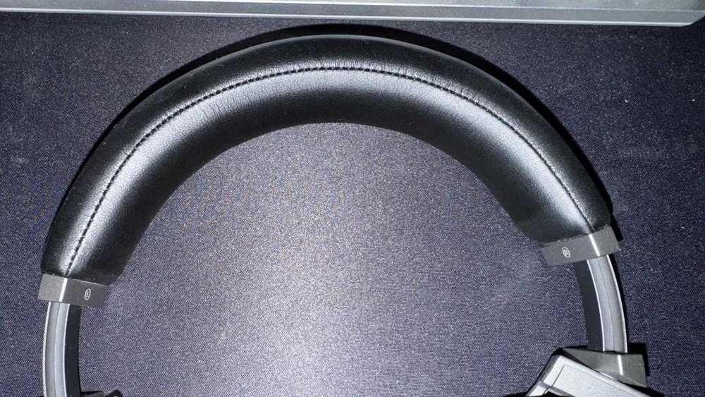 Headset Gaming Corsair Virtuoso RGB Wireless 7.1 - Preto