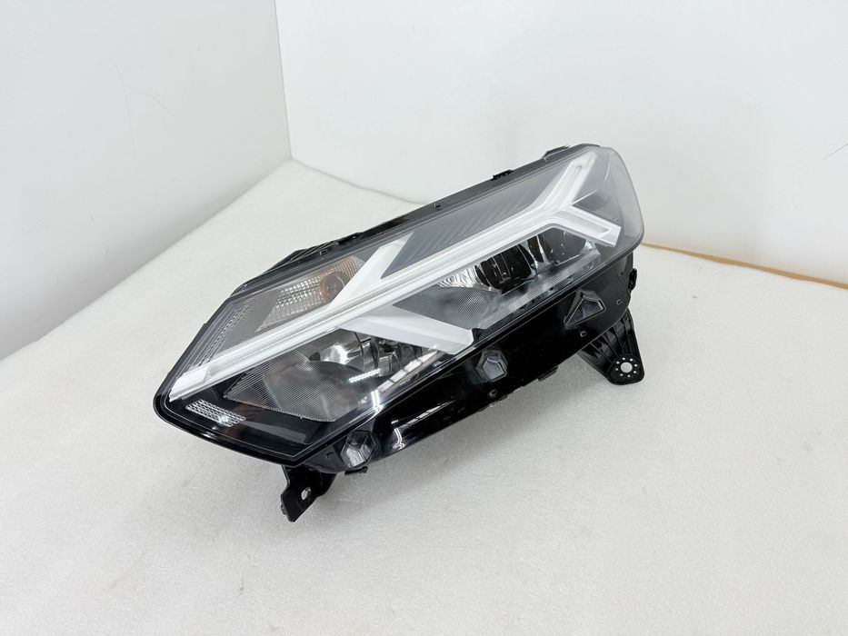 Lampa przednia lewa Dacia Sandero III Stepway Jogger
