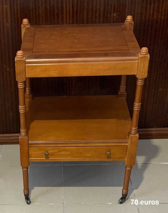 CADEIRAS (olaio) Anos 70 e MESA APOIO para usar ou recuperar