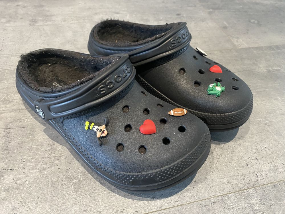 Zestaw przypinek Crocs 19 szuk + bransoleta Crocs Jibbitz