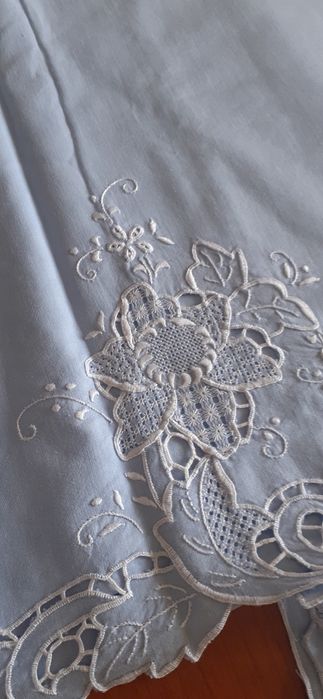 Belo conjunto Cama Bordados Manuais