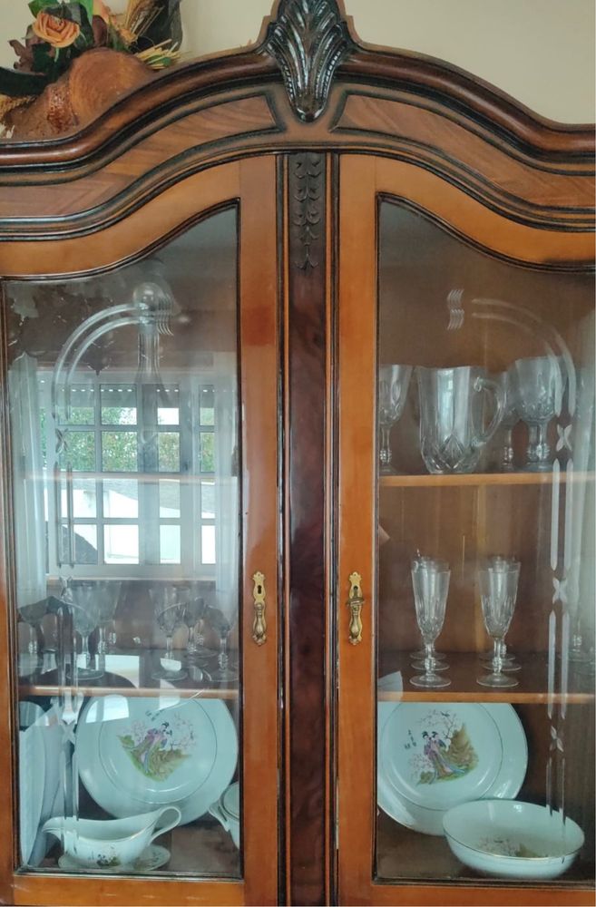 Cristaleira/ Vitrine antiga