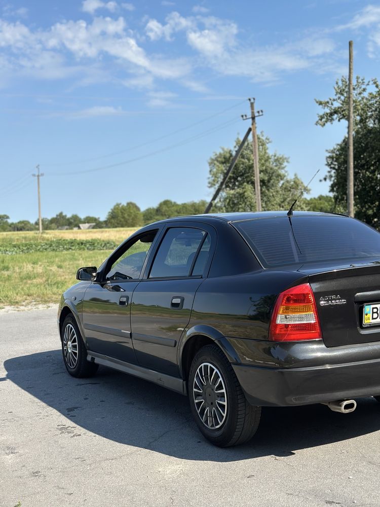 Opel Astra 2008рік 1.6 бензин