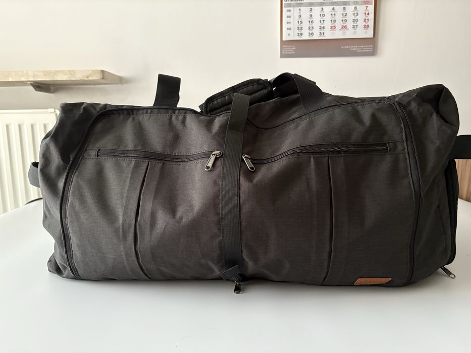 Duża torba podróżna z wadą