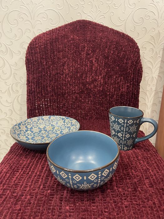 Набір посуду три елементи оригінального орнаменту