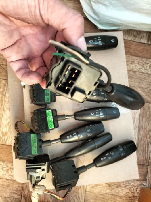 Переключатель света дворников лепестки подрулевые переключатели Ланос