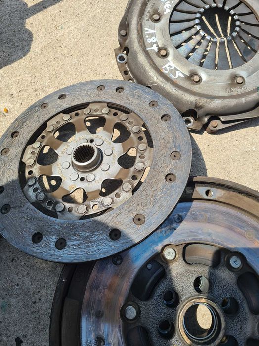 Dwumas dwumasa docisk tarcza  sprzęgło Passat b5 1.8T AWT 150km