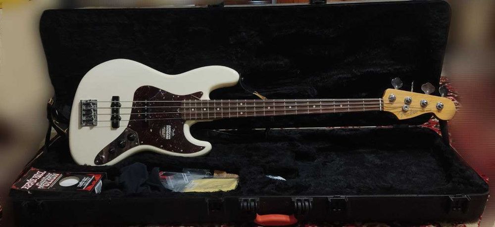 Бас-гитара Fender American Standard Jazz Bass RW OW