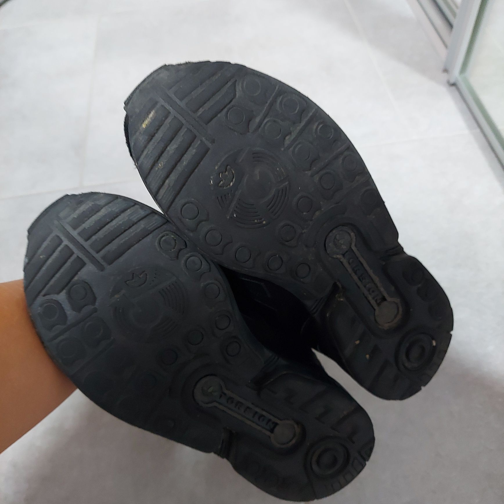 Дитячі кросівки Adidas 33 розмір