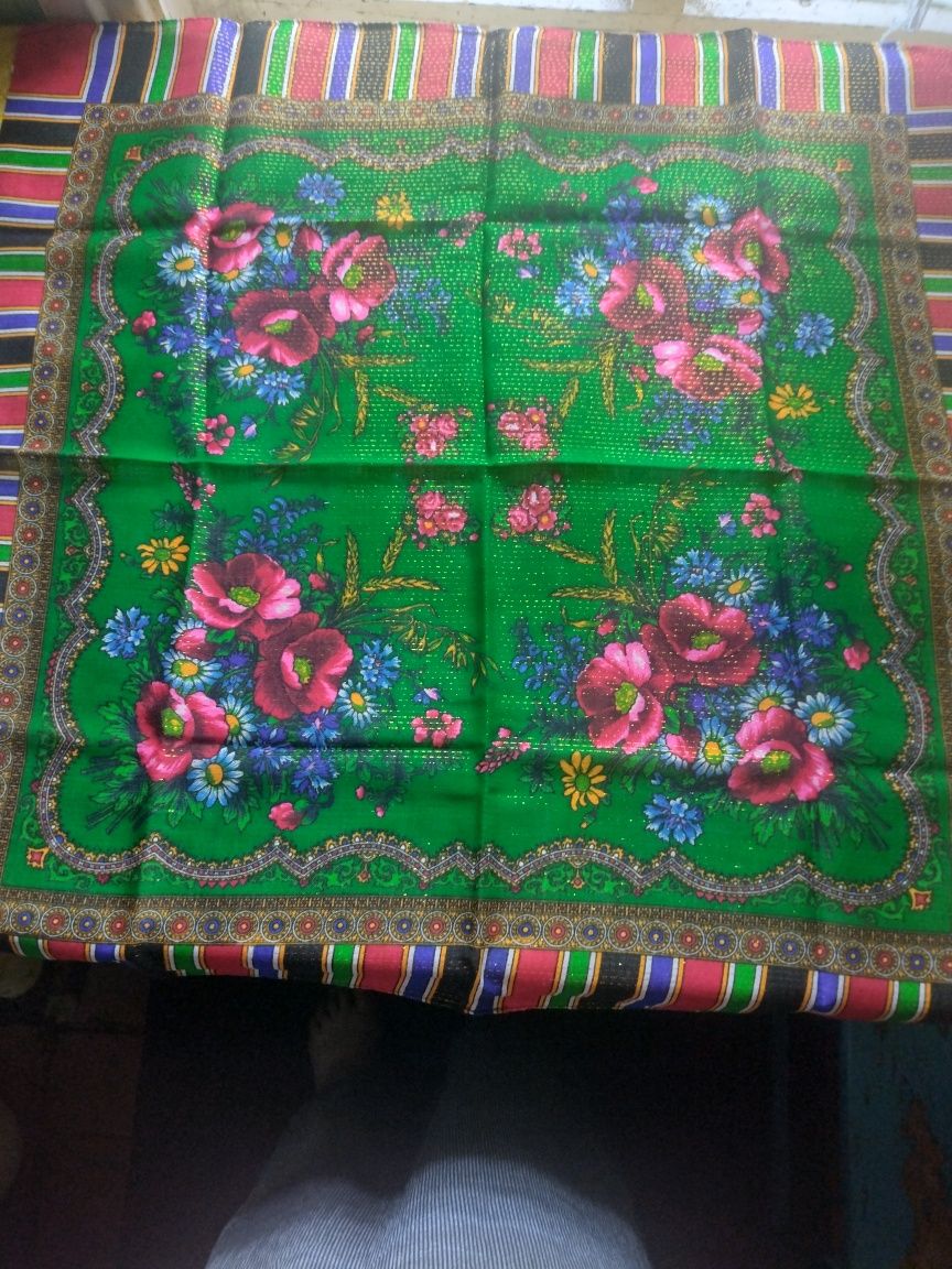 Платки з люрексом