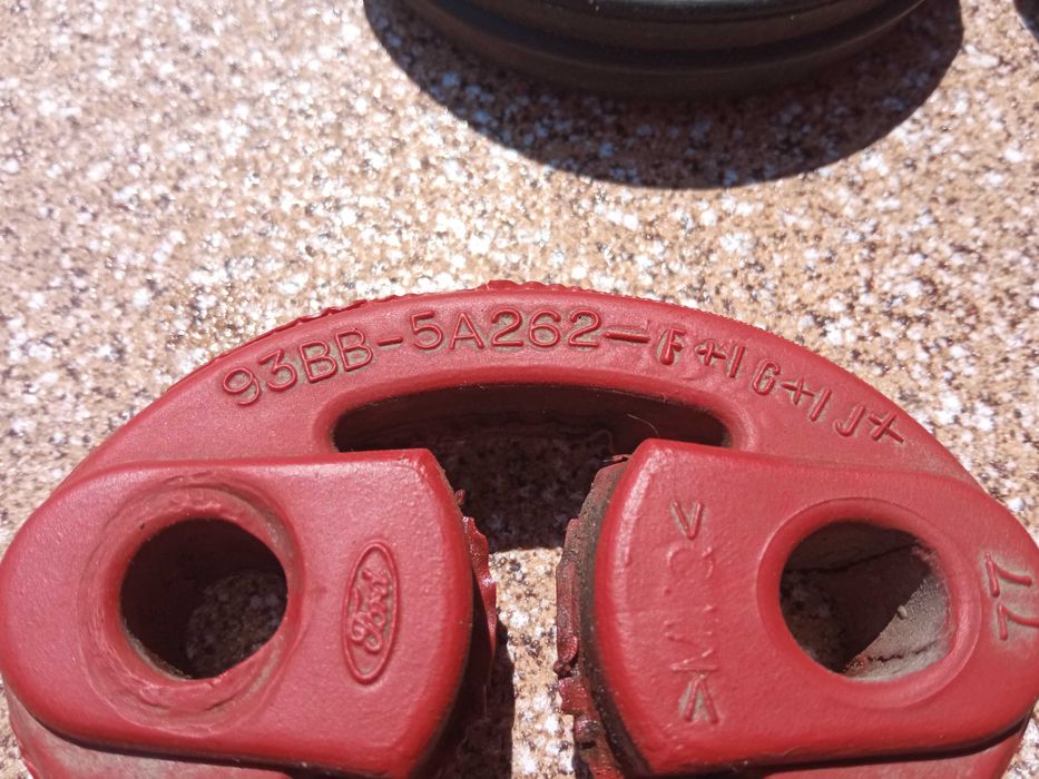 Резинове кріплення вихлопної труби 93BB-5A262-GA