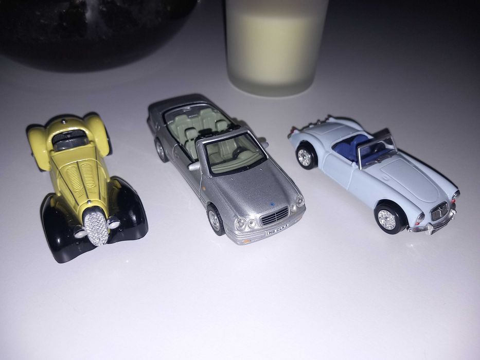 Miniaturas à escala 1:43