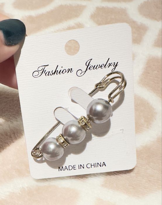 Nowa śliczna agrafka