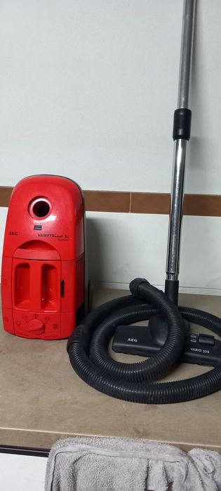 Aspirador usado a AEG