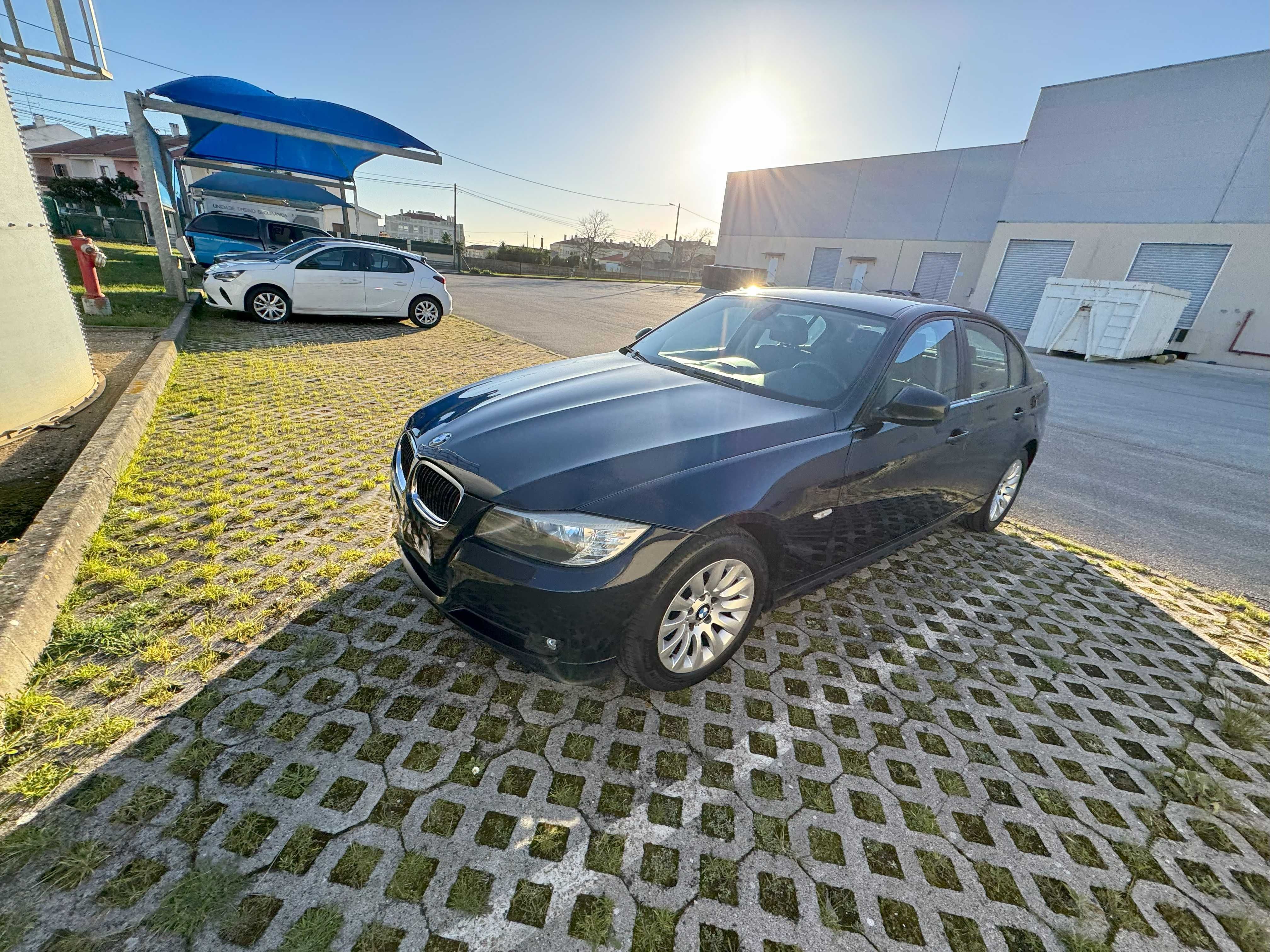 BMW 318 d Sedan com 142000 Km