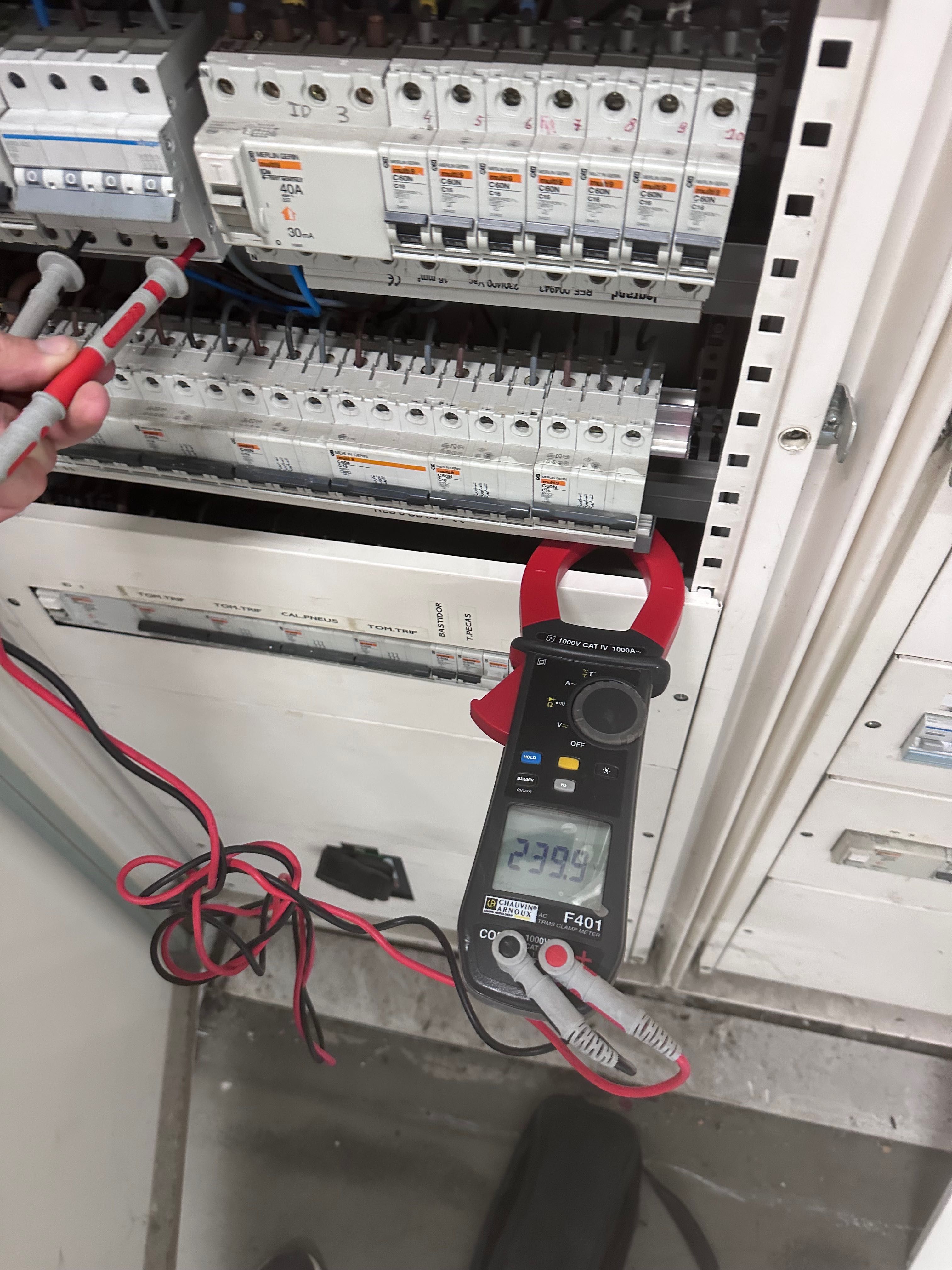 Soluções de Eletricista, Programador, eletromecânico