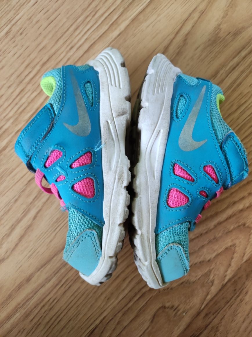 Buty Nike rozm 25 dla dziewczynki