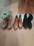 Três pares de botas 10€